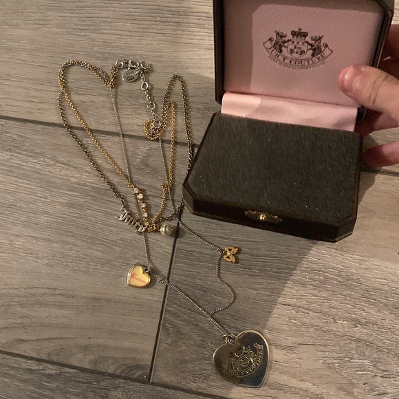 Juicy Couture Necklace and box born in the glamorous USA - Picture 8 of 11